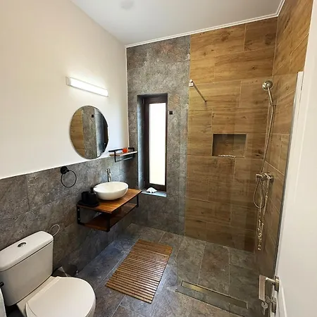 Rasarit La ゲストハウス バドゥ